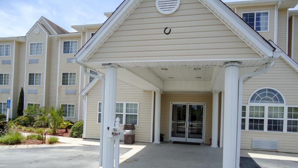 Golden Isles Inn & Suites Brunswick South